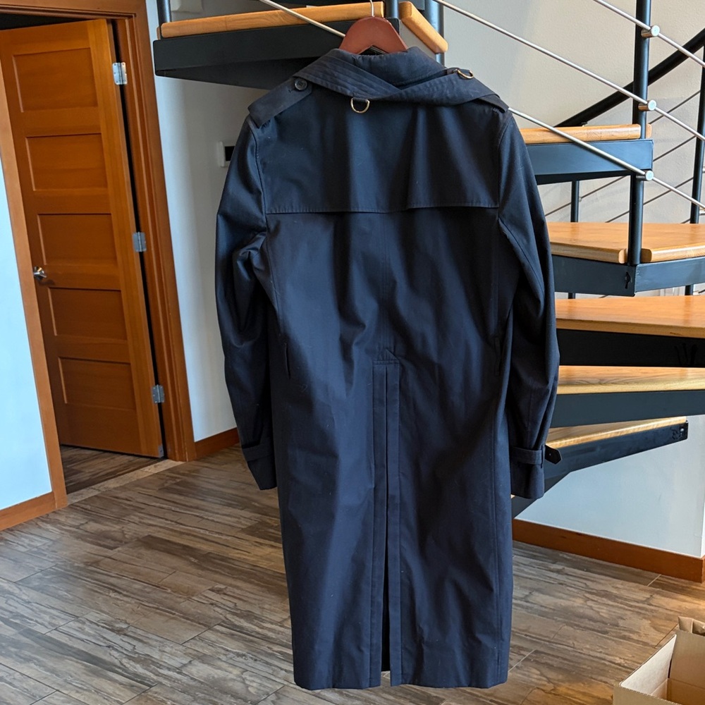 Men's navy double breasted Burberry trench coat - Picture 4 of 5